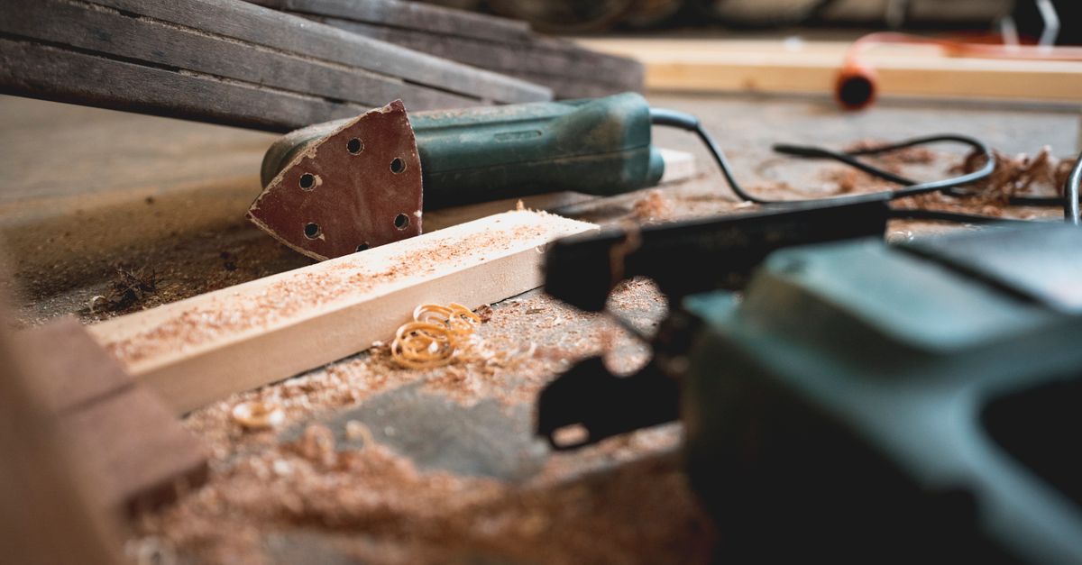 Construction d'un banc en bois avec outils